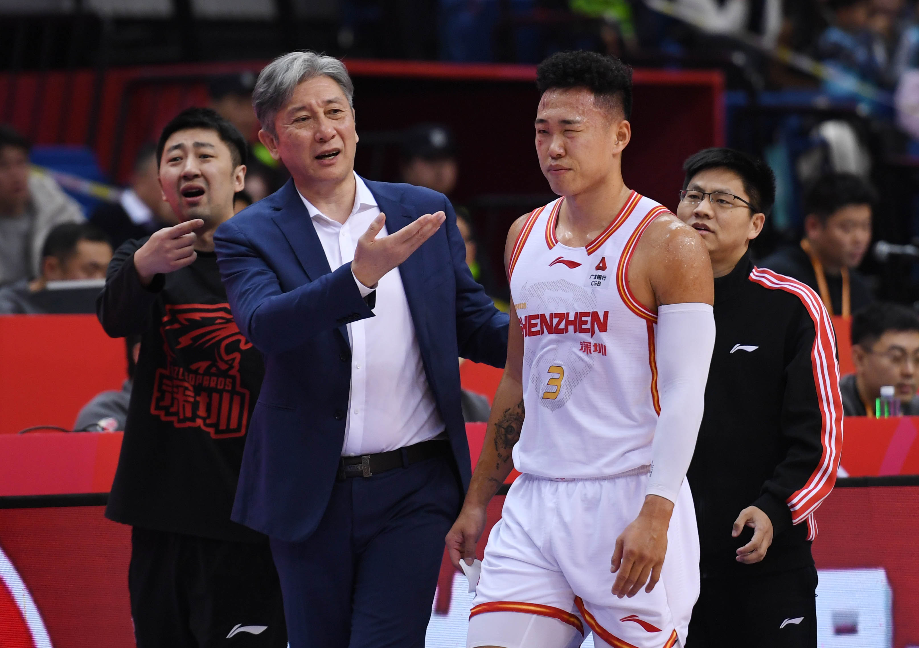 深圳男篮迎来里程碑备战意大利杯窗口期浙江队备战欧超杯，浙江队围绕荷甲队长鼓劲都惊呆了的简单介绍